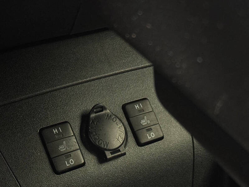 2012 Toyota Prius Plug-in Hybrid Advanced