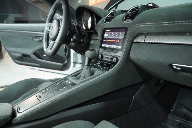 2023 Porsche 718 Cayman GT4 RS