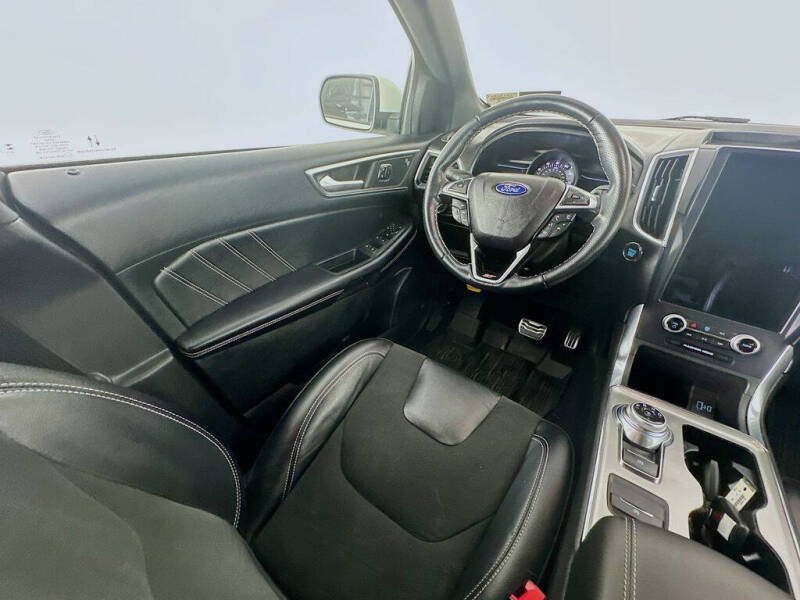 2022 Ford Edge ST