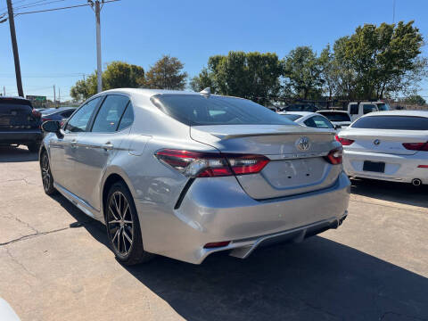 2024 Toyota Camry SE