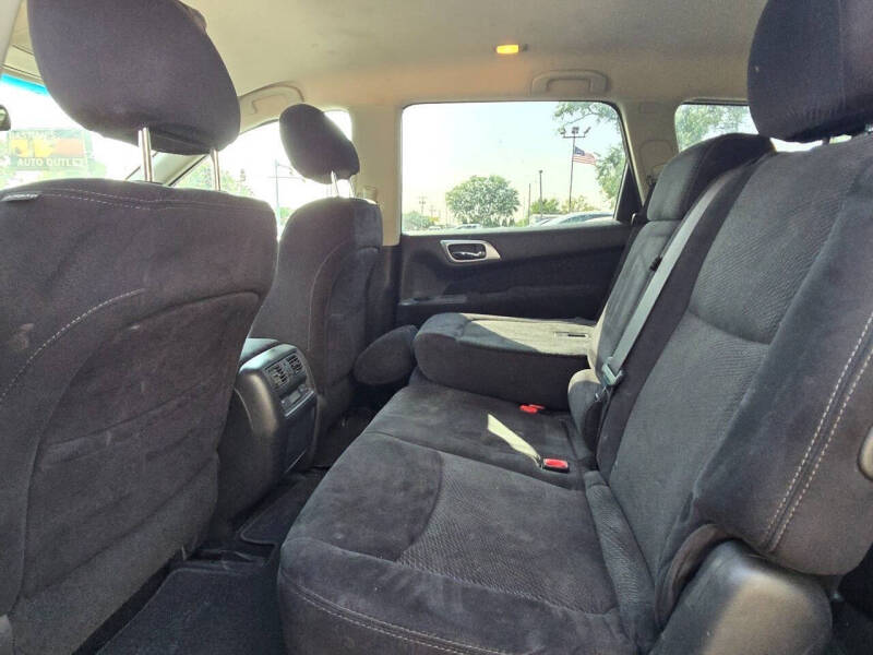 2015 Nissan Pathfinder SV
