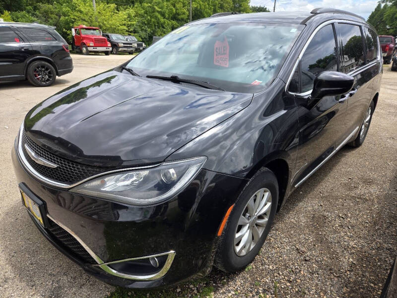 2017 Chrysler Pacifica Touring-L