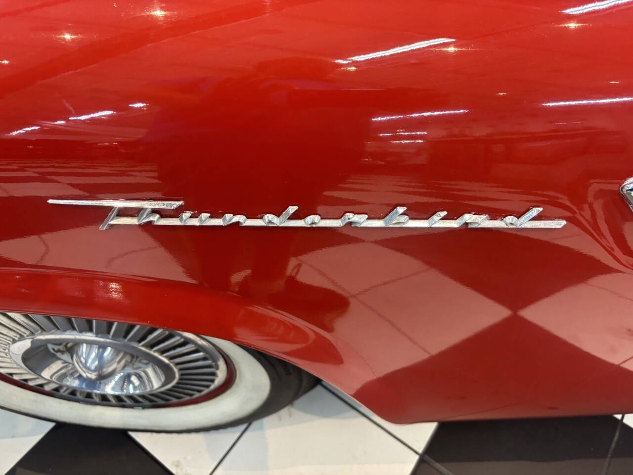 1957 Ford Thunderbird 32