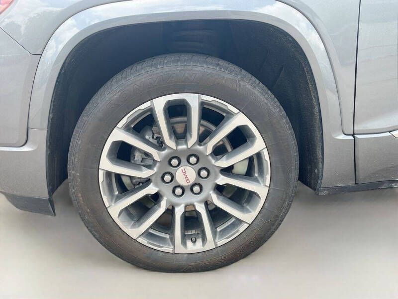 2022 GMC Acadia Denali