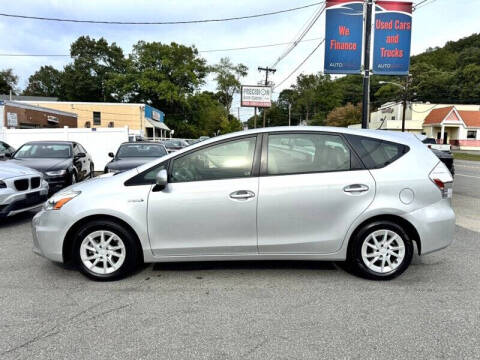 2014 Toyota Prius v Two