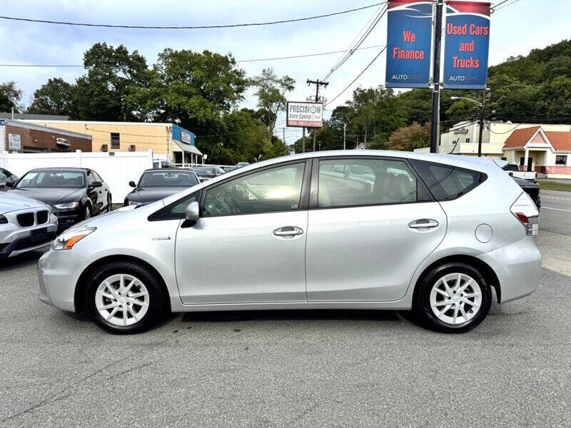 2014 Toyota Prius v Two