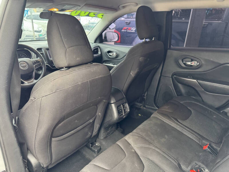 2019 Jeep Cherokee Latitude