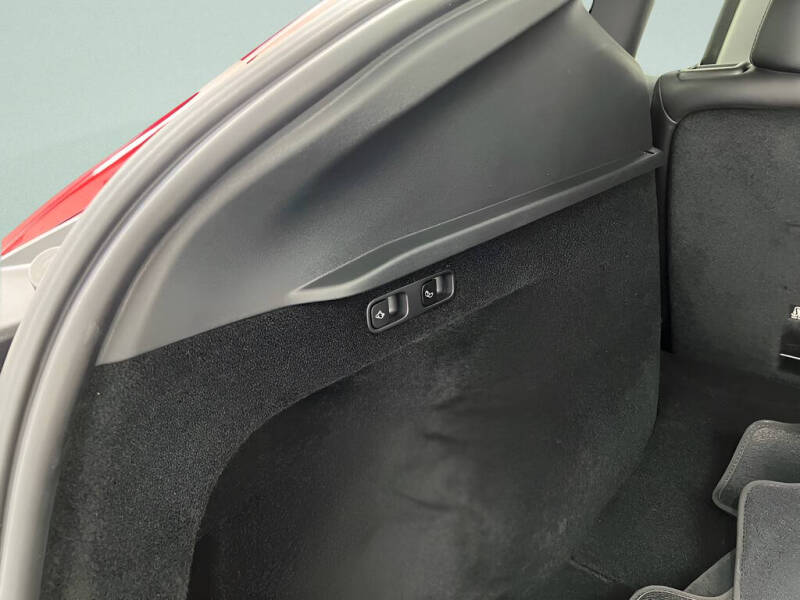 2025 Tesla Model Y Performance