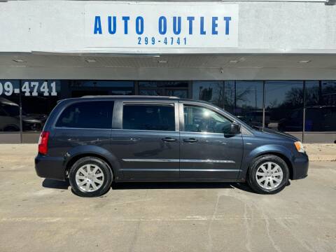 2013 Chrysler Town and Country for sale at Auto Outlet in Des Moines IA