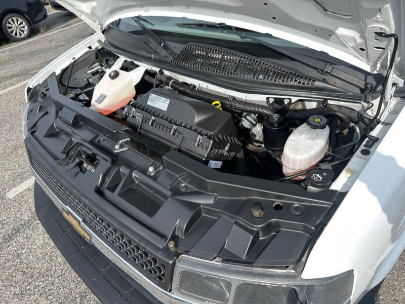 2023 Chevrolet Express 2500