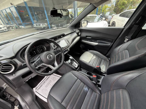 2019 Nissan Kicks SR