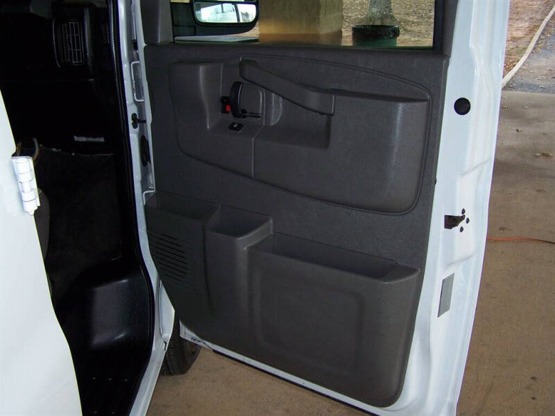 2017 Chevrolet Express LT 2500