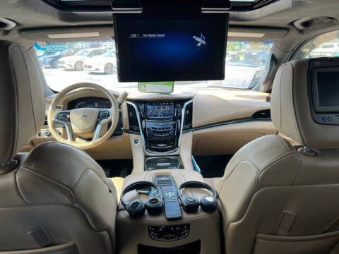 2019 Cadillac Escalade Platinum