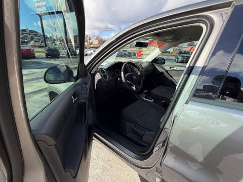 2010 Volkswagen Tiguan SE 4Motion