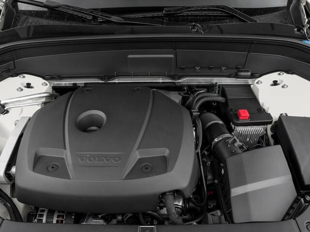 2018 Volvo XC90 T6 Momentum
