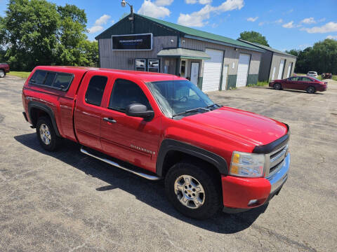 2009 Chevrolet Silverado 1500 for sale at WILLIAMS AUTOMOTIVE AND IMPORTS LLC in Neenah WI