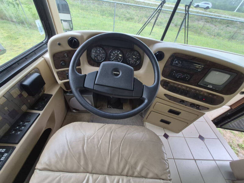 2002 Newmar Dutch Star 3852
