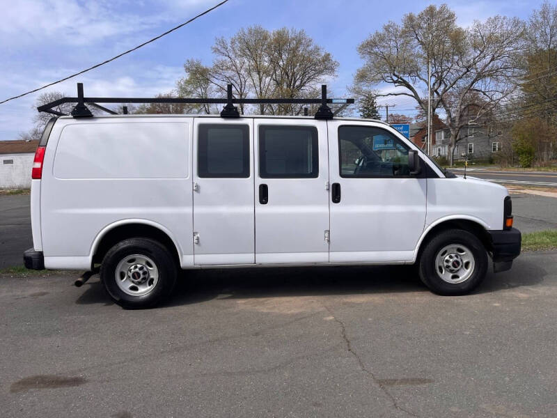 2017 GMC Savana 2500