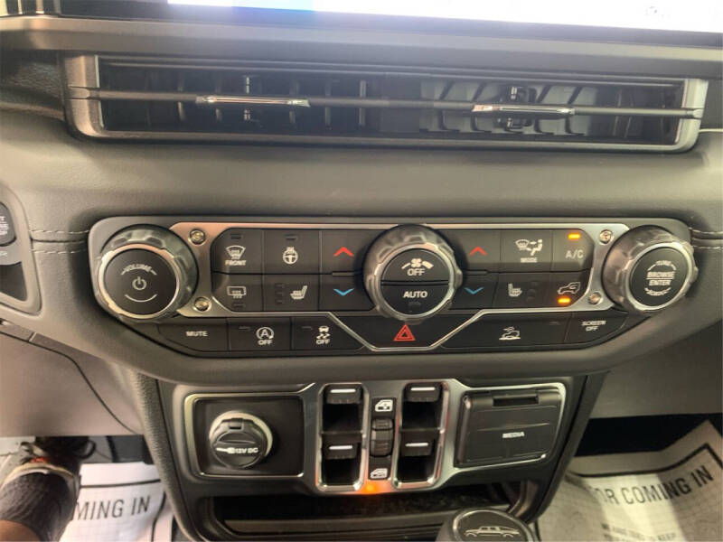 2025 Jeep Gladiator Sport