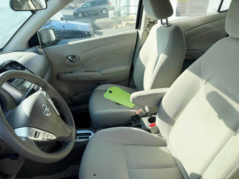 2016 Nissan Versa 1.6 SV