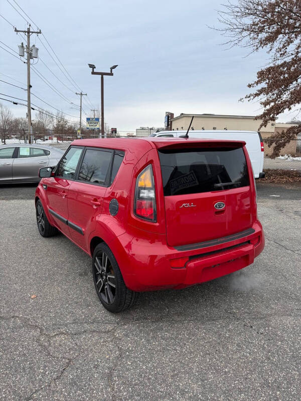 2011 Kia Soul +