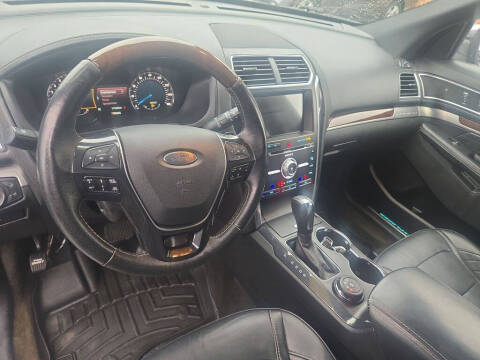 2017 Ford Explorer Platinum