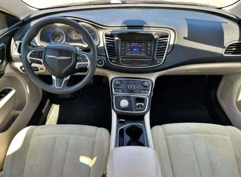 2016 Chrysler 200 Limited