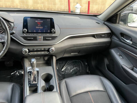 2022 Nissan Altima 2.0 SR