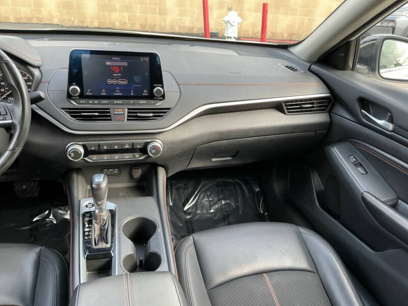 2022 Nissan Altima 2.0 SR