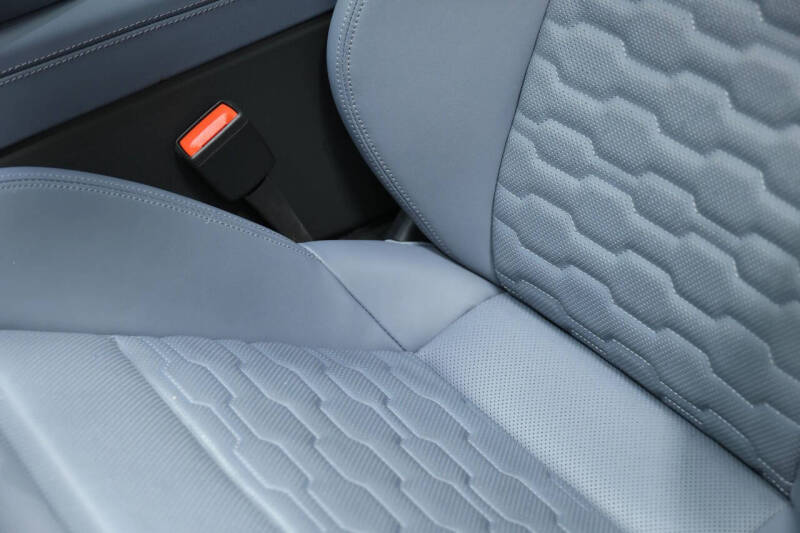 2024 Audi e-tron GT quattro Premium Plus