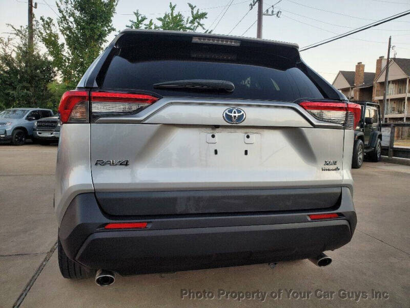 2022 Toyota RAV4 Hybrid XLE