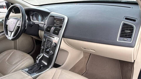 2015 Volvo XC60 T6 Drive-E Premier Plus