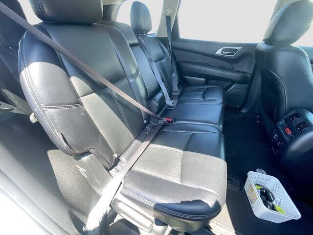 2018 Nissan Pathfinder SL