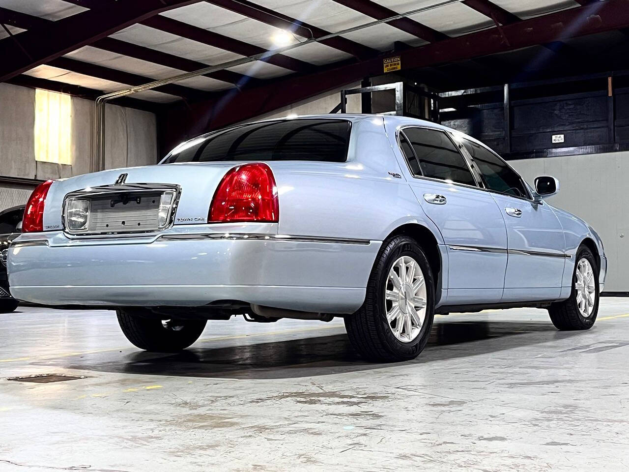 2010 Lincoln Town Car for sale at Carnival Car Company in Victoria, TX