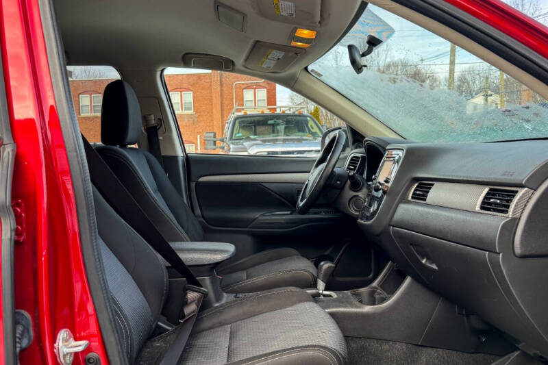 2016 Mitsubishi Outlander SE