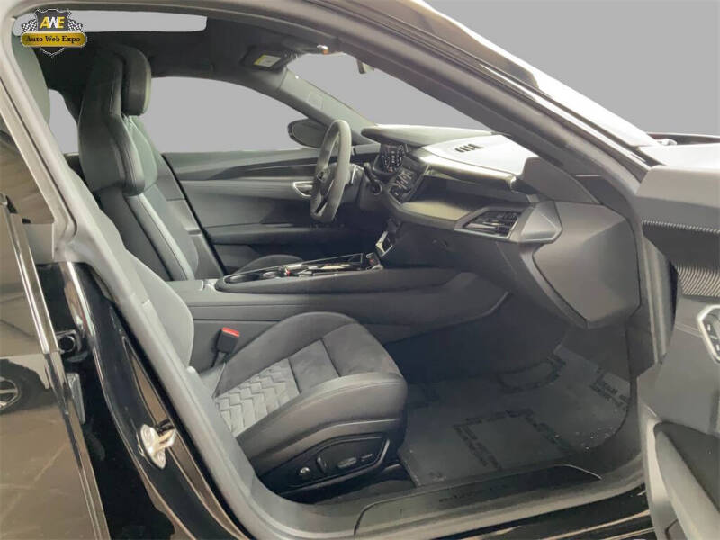 2022 Audi e-tron GT quattro Premium Plus