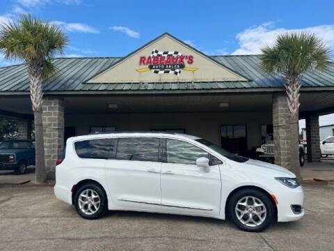 2017 Chrysler Pacifica for sale at Rabeaux's Auto Sales in Lafayette LA