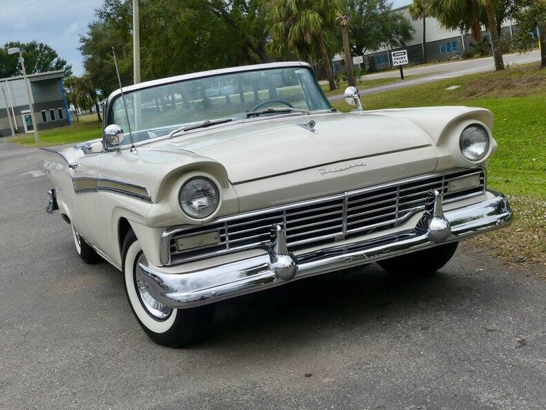 1957 Ford Fairlane