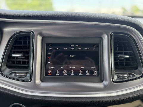 2019 Dodge Challenger SXT