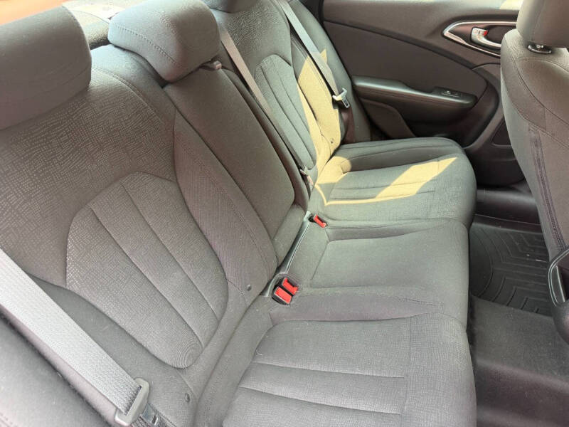2016 Chrysler 200 Limited