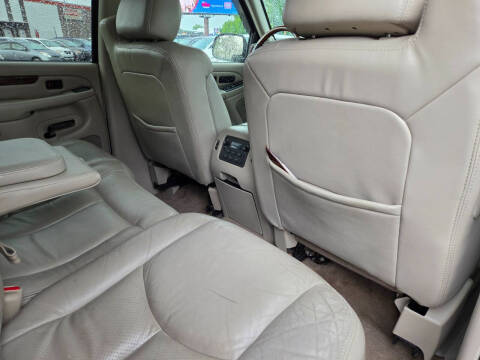 2004 Cadillac Escalade