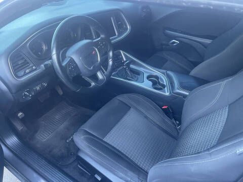 2017 Dodge Challenger R/T Shaker