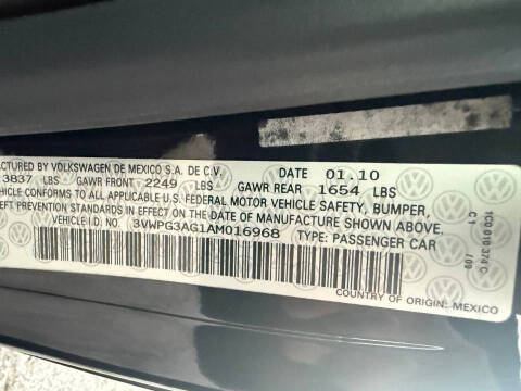 2010 Volkswagen New Beetle Base PZEV