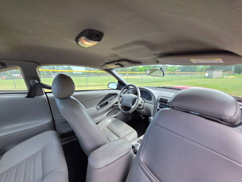 2004 Ford Mustang GT Deluxe