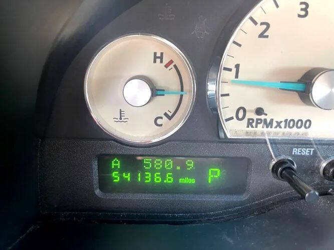 2004 Ford Thunderbird Deluxe