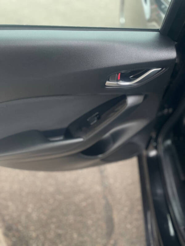 2017 Mazda MAZDA3 Sport