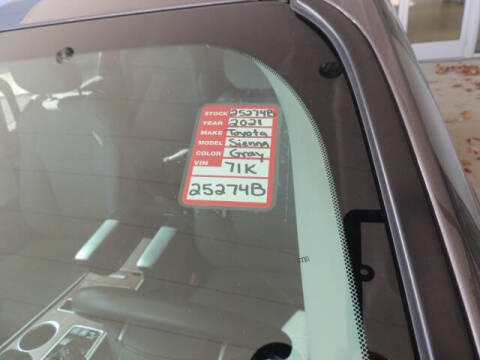 2021 Toyota Sienna LE 8-Passenger