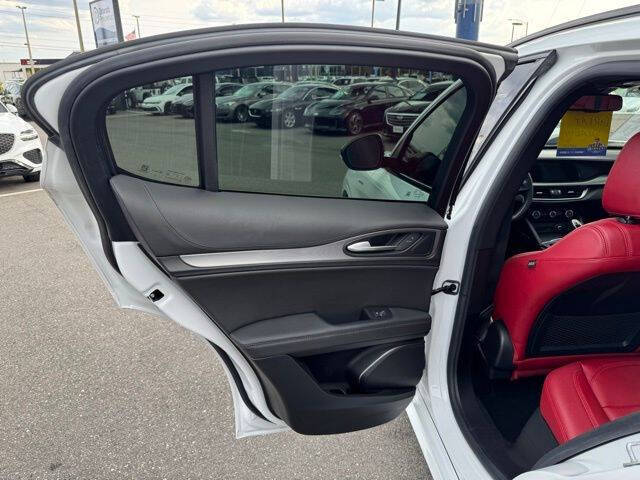 2022 Alfa Romeo Stelvio Veloce