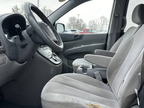 2010 Kia Sedona LX