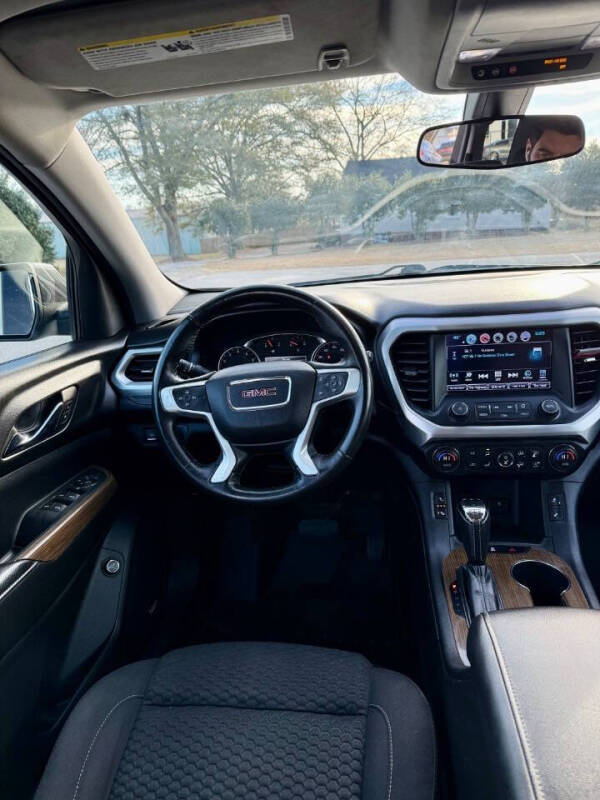 2017 GMC Acadia SLE-2